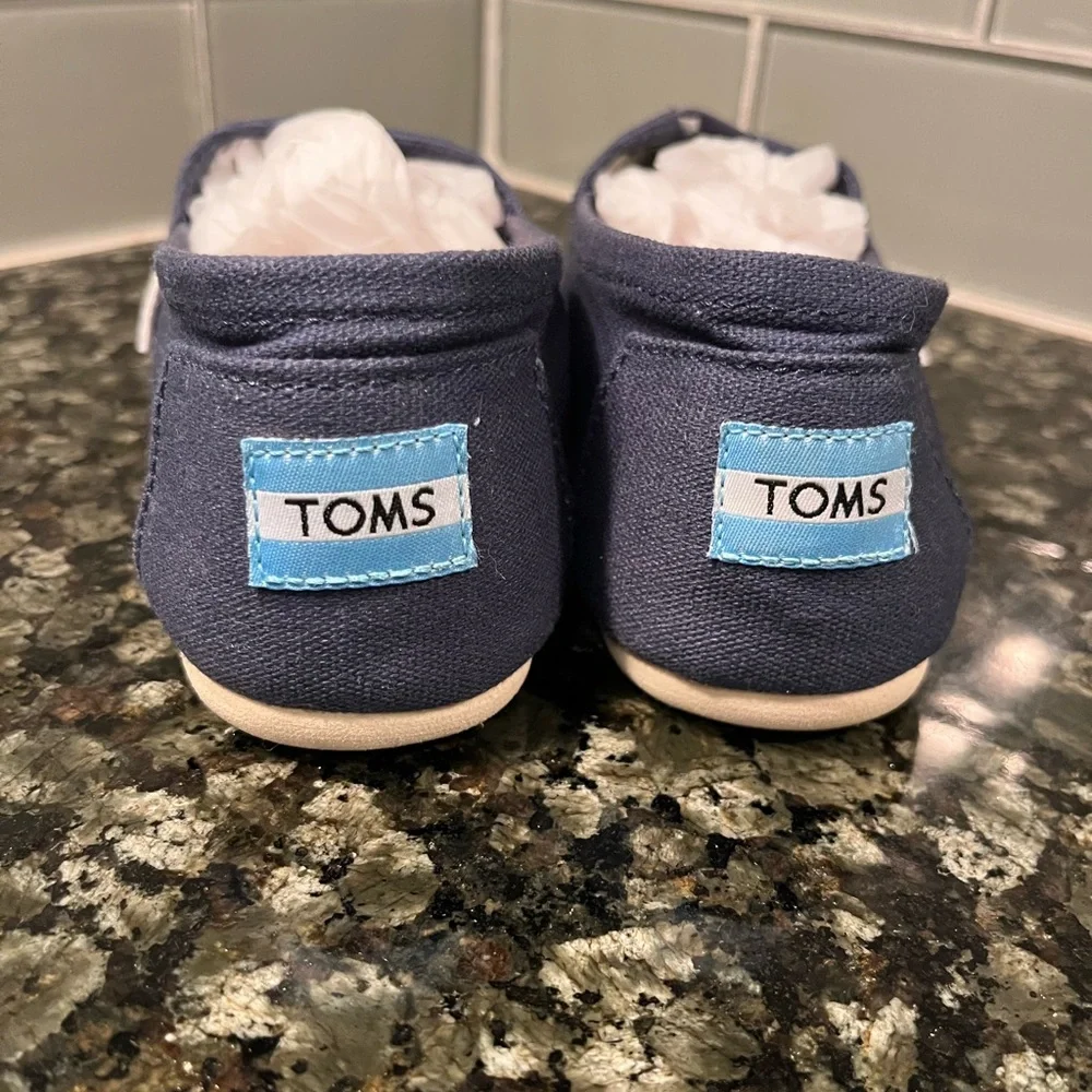 TOMS Rare Woman’s Navy Slip-Ons Cavas with Dachshund Dog Graphic Print size 7